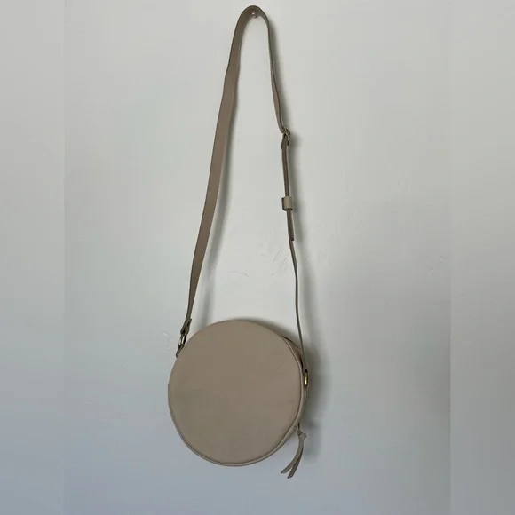Portland Leather Circle Crossbody Large Bone - Picture 3 of 8